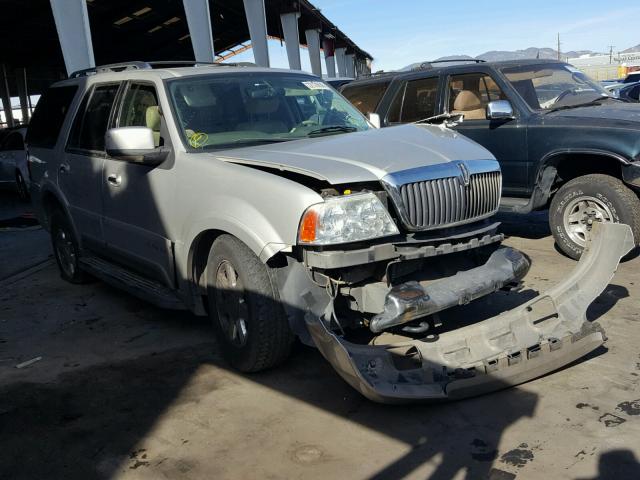 5LMFU27R24LJ07563 - 2004 LINCOLN NAVIGATOR SILVER photo 1