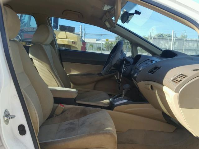 1HGFA165X6L144292 - 2006 HONDA CIVIC LX WHITE photo 5
