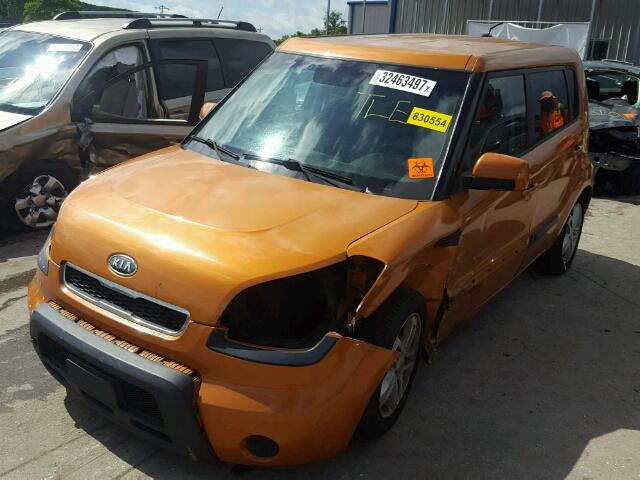 KNDJT2A25B7256670 - 2011 KIA SOUL +/!/S ORANGE photo 2