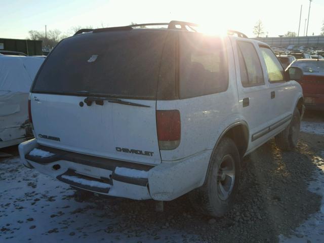 1GNCS13W61K258663 - 2001 CHEVROLET BLAZER WHITE photo 4