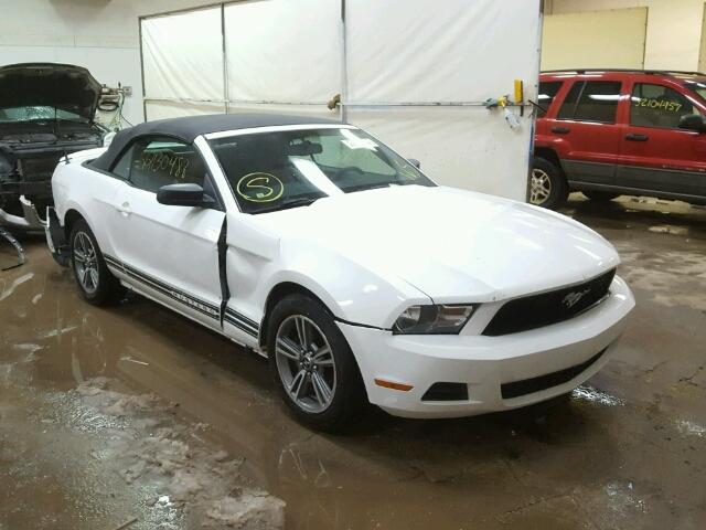 1ZVBP8EN7A5111721 - 2010 FORD MUSTANG WHITE photo 1