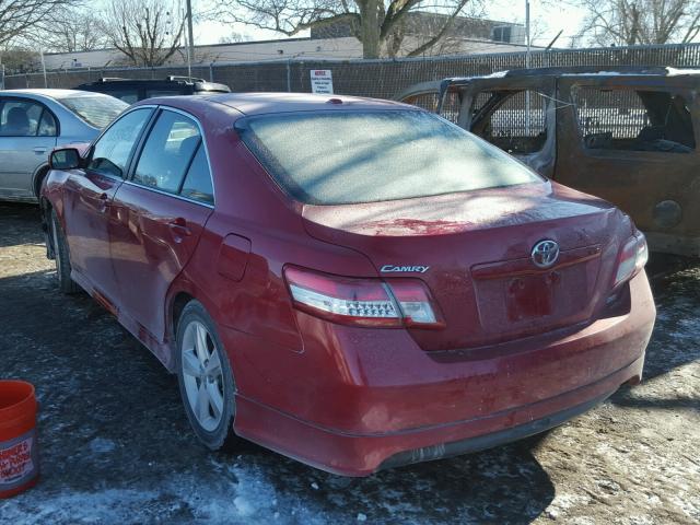 4T1BF3EK8AU086635 - 2010 TOYOTA CAMRY BASE RED photo 3