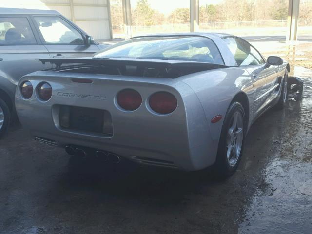 1G1YY22GXY5106352 - 2000 CHEVROLET CORVETTE SILVER photo 4