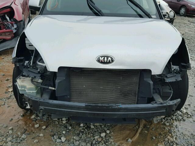 KNDJT2A59D7760457 - 2013 KIA SOUL SILVER photo 9