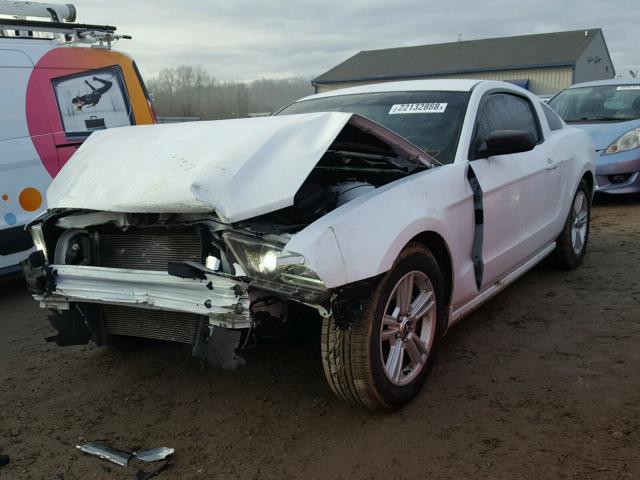 1ZVBP8AM4E5296958 - 2014 FORD MUSTANG WHITE photo 2