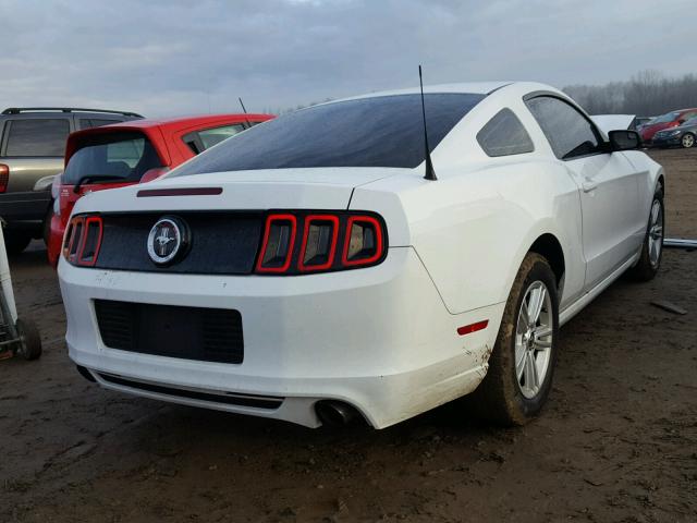 1ZVBP8AM4E5296958 - 2014 FORD MUSTANG WHITE photo 4