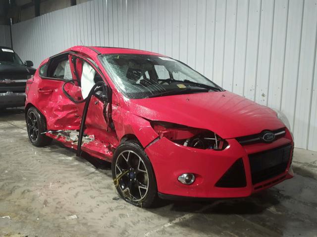 1FAHP3K22CL209733 - 2012 FORD FOCUS SE RED photo 1