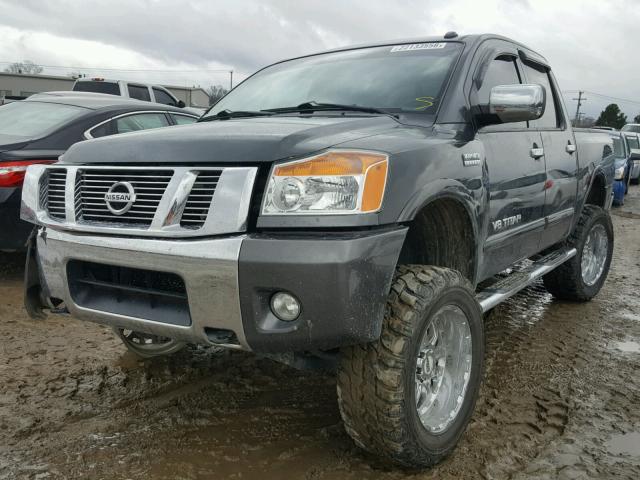 1N6BA0EC8BN300252 - 2011 NISSAN TITAN S CHARCOAL photo 2