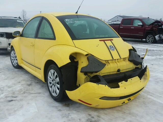 3VWPG3AG5AM018285 - 2010 VOLKSWAGEN NEW BEETLE 黄色 照片 3