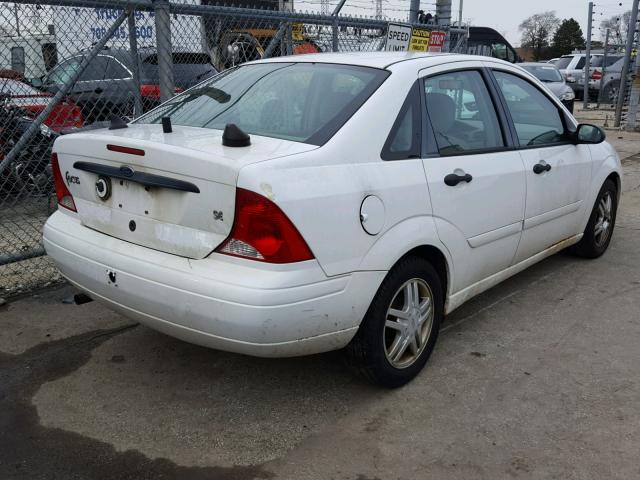 1FAFP34P21W300724 - 2001 FORD FOCUS SE WHITE photo 4