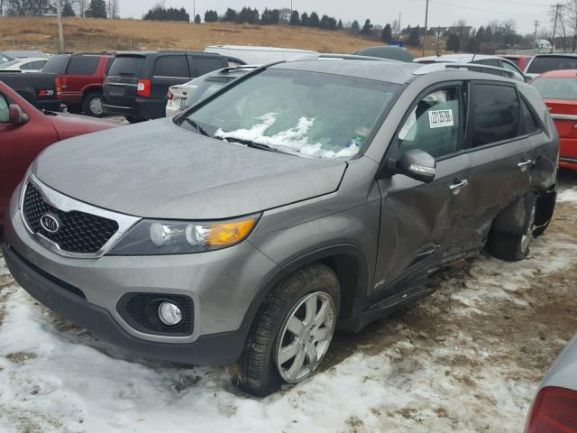 5XYKTDA65DG369513 - 2013 KIA SORENTO LX GRAY photo 2