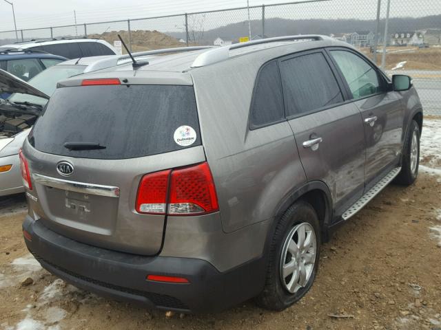 5XYKTDA65DG369513 - 2013 KIA SORENTO LX GRAY photo 4