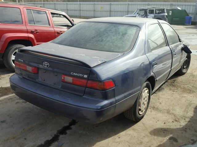 JT2BG22K1W0255692 - 1998 TOYOTA CAMRY CE BLUE photo 4