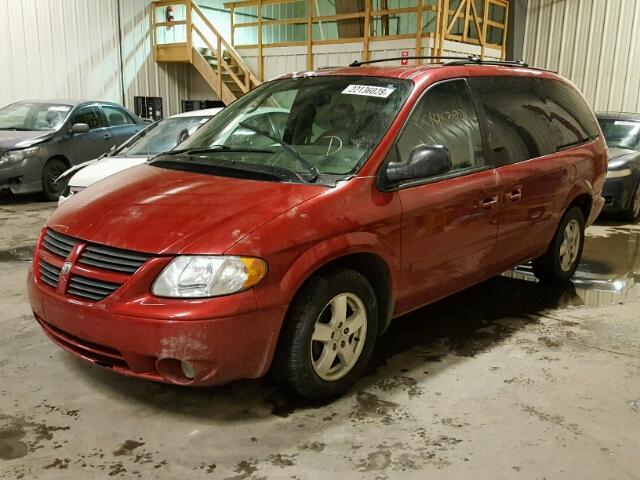 2D4GP44L15R340666 - 2005 DODGE GRAND CARA RED photo 2