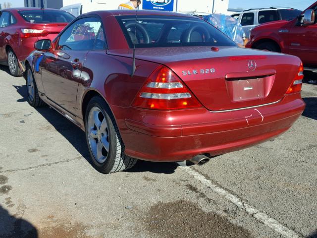 WDBKK65FX4F306773 - 2004 MERCEDES-BENZ SLK 320 MAROON photo 3