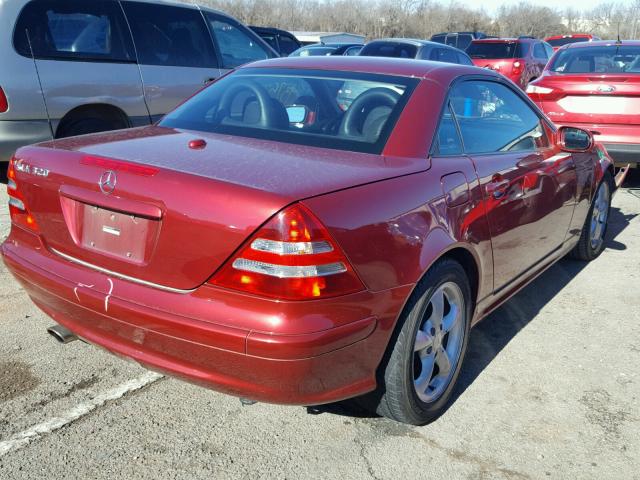 WDBKK65FX4F306773 - 2004 MERCEDES-BENZ SLK 320 MAROON photo 4