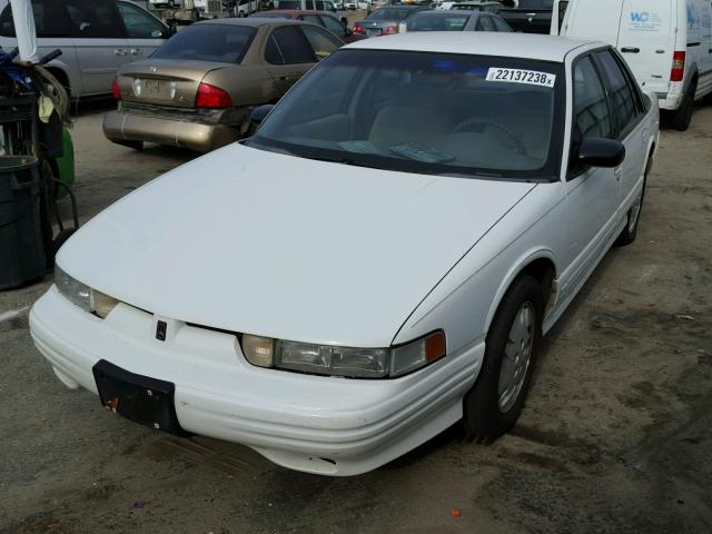 1G3WH52M0VF323260 - 1997 OLDSMOBILE CUTLASS SU WHITE photo 2