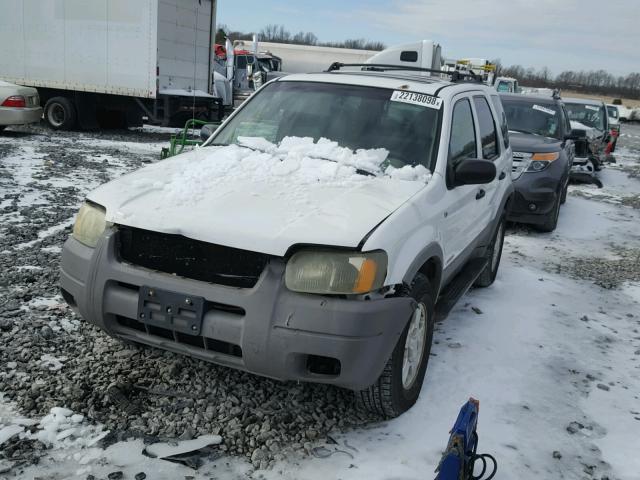 1FMYU03152KB37479 - 2002 FORD ESCAPE XLT WHITE photo 2