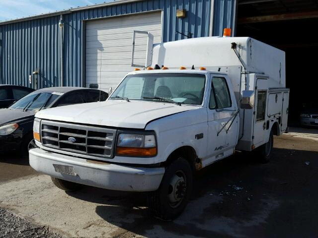 1FDKF37H3VED08841 - 1997 FORD F350 WHITE photo 2