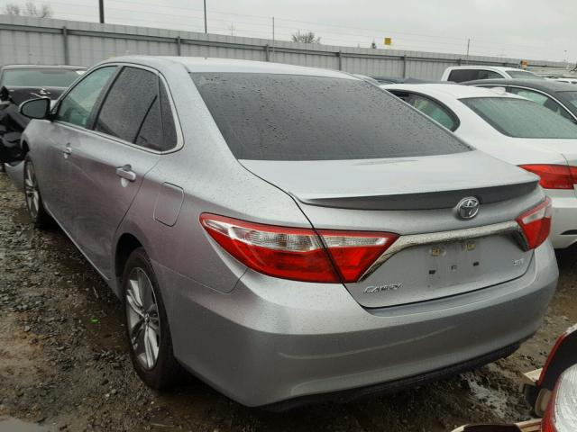 4T1BF1FKXGU142179 - 2016 TOYOTA CAMRY LE GRAY photo 3