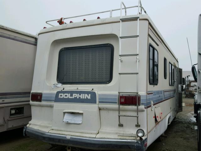 1GBKP37W5J3340362 - 1989 DOLP MOTORHOME WHITE photo 4