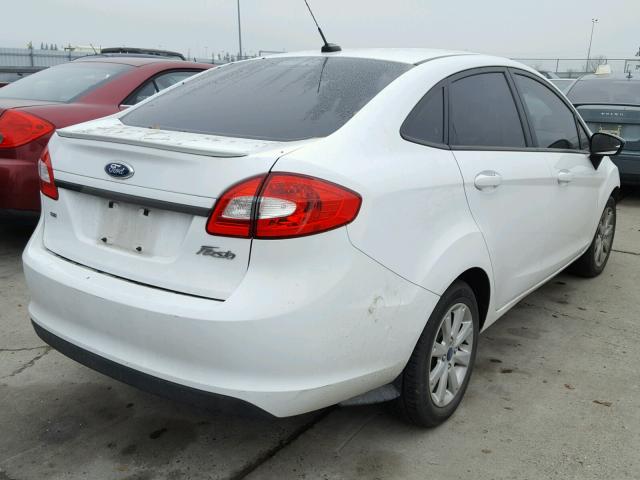 3FADP4BJ0CM103176 - 2012 FORD FIESTA SE WHITE photo 4