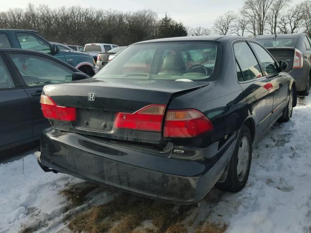 1HGCG1657XA054922 - 1999 HONDA ACCORD EX BLACK photo 4