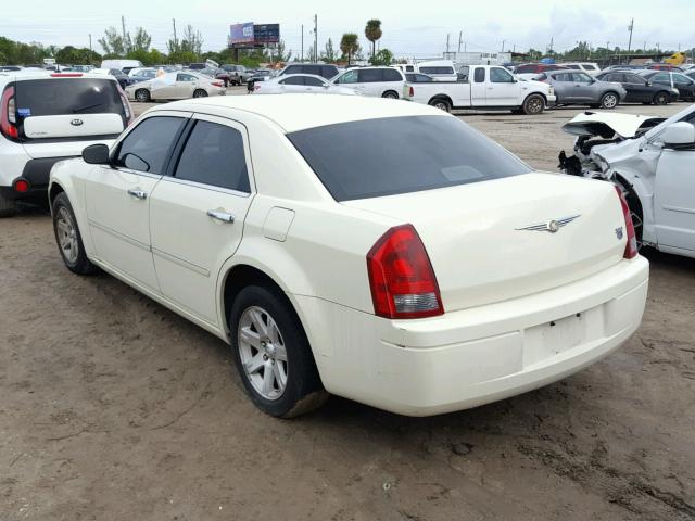 2C3KA43RX7H618900 - 2007 CHRYSLER 300 CREAM photo 3