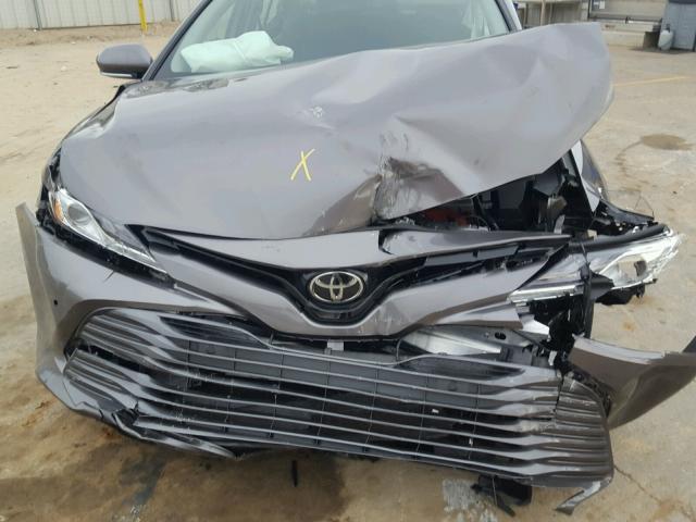 4T1B11HK7JU508263 - 2018 TOYOTA CAMRY L GRAY photo 7