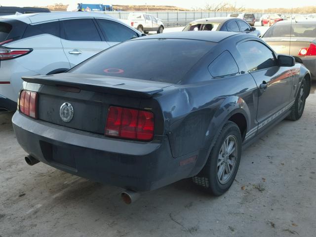 1ZVHT80N795110884 - 2009 FORD MUSTANG GRAY photo 4