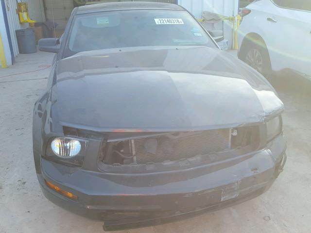 1ZVHT80N795110884 - 2009 FORD MUSTANG GRAY photo 9