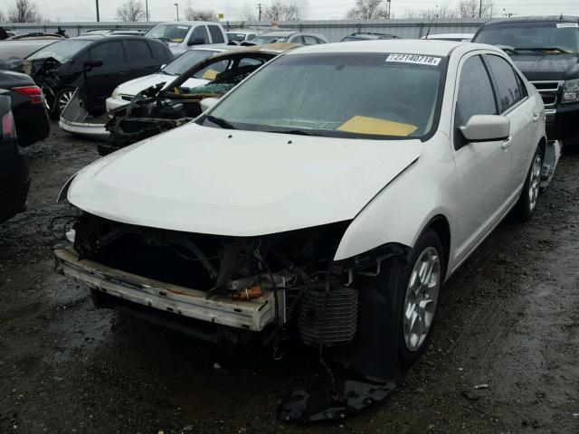 3FAHP0HA9AR404188 - 2010 FORD FUSION SE WHITE photo 2