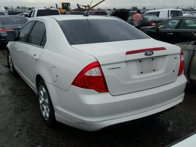 3FAHP0HA9AR404188 - 2010 FORD FUSION SE WHITE photo 3