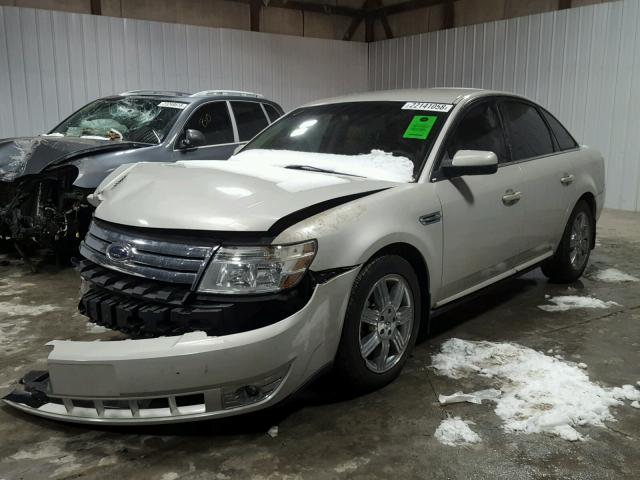 1FAHP24W68G155167 - 2008 FORD TAURUS SEL WHITE photo 2