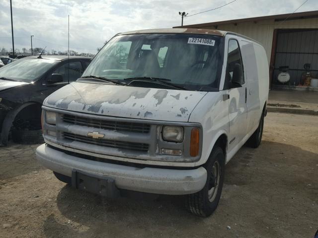 1GCHG35R0X1125768 - 1999 CHEVROLET EXPRESS G3 WHITE photo 2