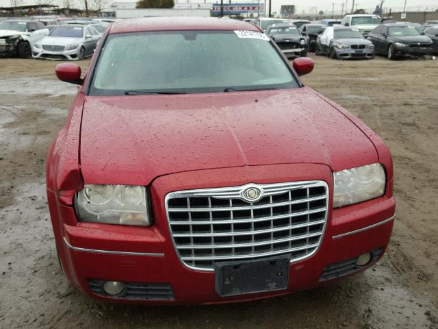 2C3LA53GX8H321782 - 2008 CHRYSLER 300 TOURIN RED photo 9