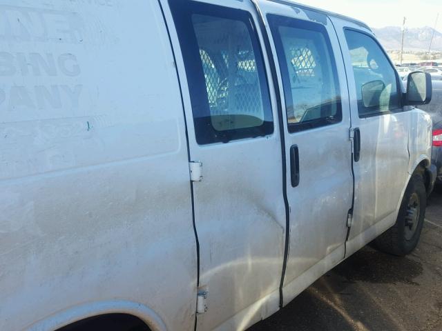 1GCGG25V371170626 - 2007 CHEVROLET EXPRESS G2 WHITE photo 9