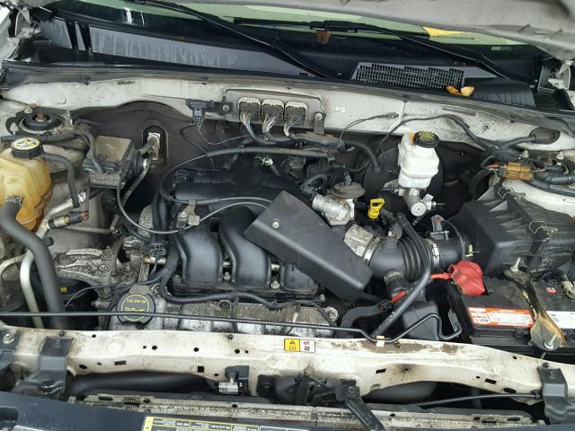 1FMCU94128KD75148 - 2008 FORD ESCAPE LIM CREAM photo 7