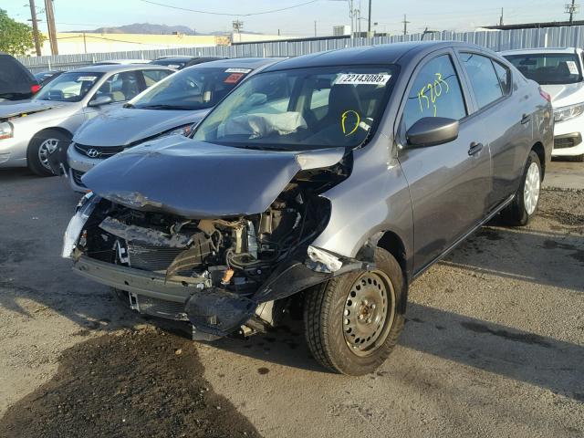 3N1CN7APXGL900164 - 2016 NISSAN VERSA S GRAY photo 2