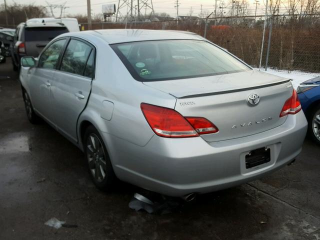 4T1BK36B57U228359 - 2007 TOYOTA AVALON XL SILVER photo 3