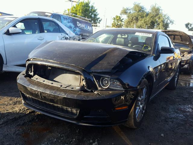 1ZVBP8AMXD5262537 - 2013 FORD MUSTANG BLACK photo 2