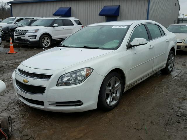 1G1ZC5EB8AF158020 - 2010 CHEVROLET MALIBU 1LT WHITE photo 2