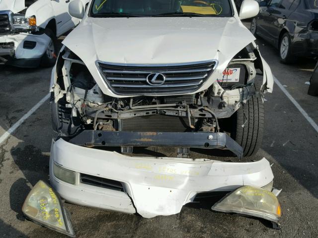 JTJBT20X060114529 - 2006 LEXUS GX 470 WHITE photo 9