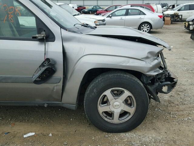 1GNDS13S452136777 - 2005 CHEVROLET TRAILBLAZE GRAY photo 9