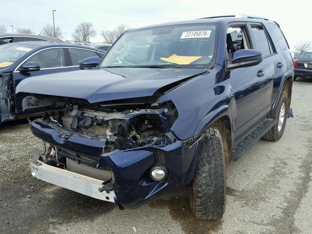 JTEBU5JR7F5213848 - 2015 TOYOTA 4RUNNER SR BLUE photo 2