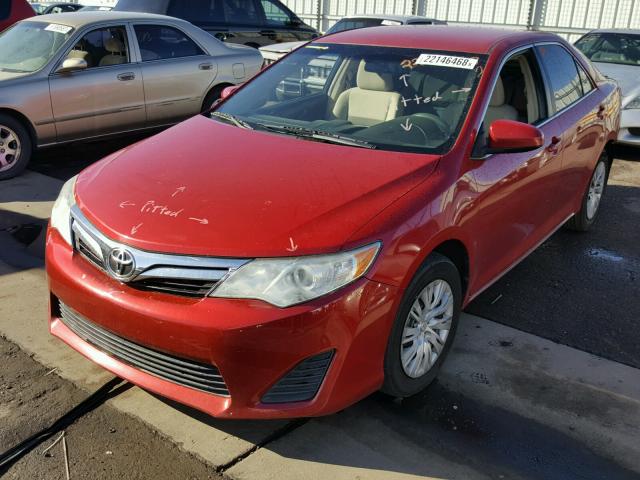 4T1BF1FK6CU582538 - 2012 TOYOTA CAMRY BASE RED photo 2