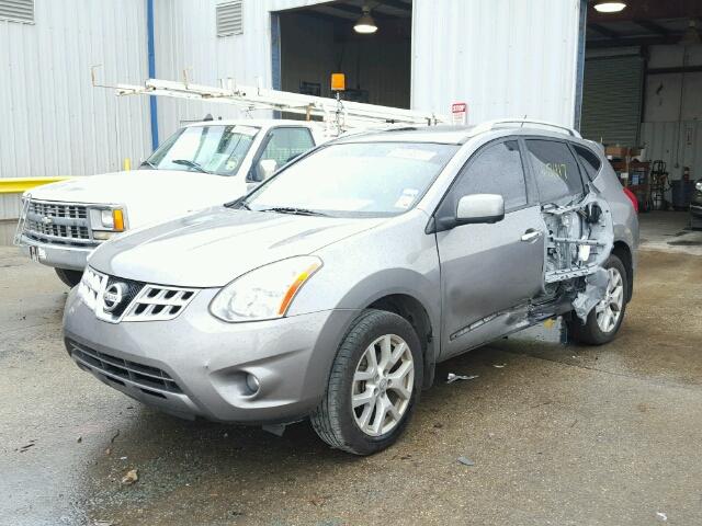 JN8AS5MT8DW003123 - 2013 NISSAN ROGUE S SILVER photo 2