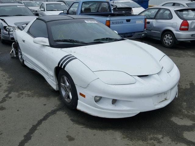 2G2FS22K712105752 - 2001 PONTIAC FIREBIRD WHITE photo 1