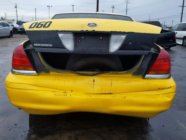 2FAHP71W87X129566 - 2007 FORD CROWN VICT YELLOW photo 10