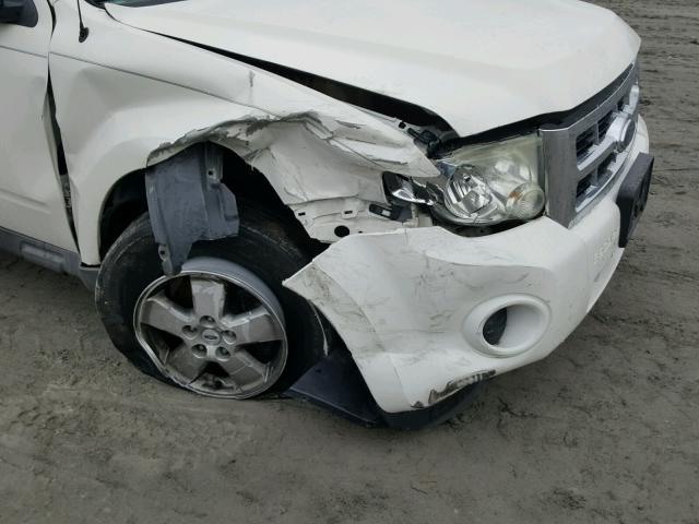 1FMCU02749KA64406 - 2009 FORD ESCAPE XLS WHITE photo 9